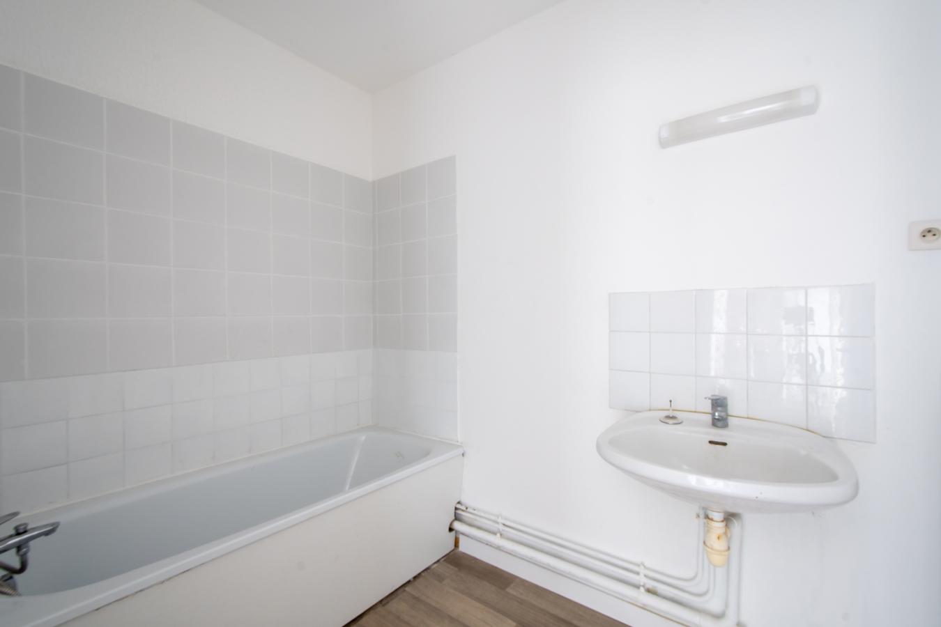 
																			2 pièces – 
																		4ème étage – 60m² - 155 000 € - Photo #3