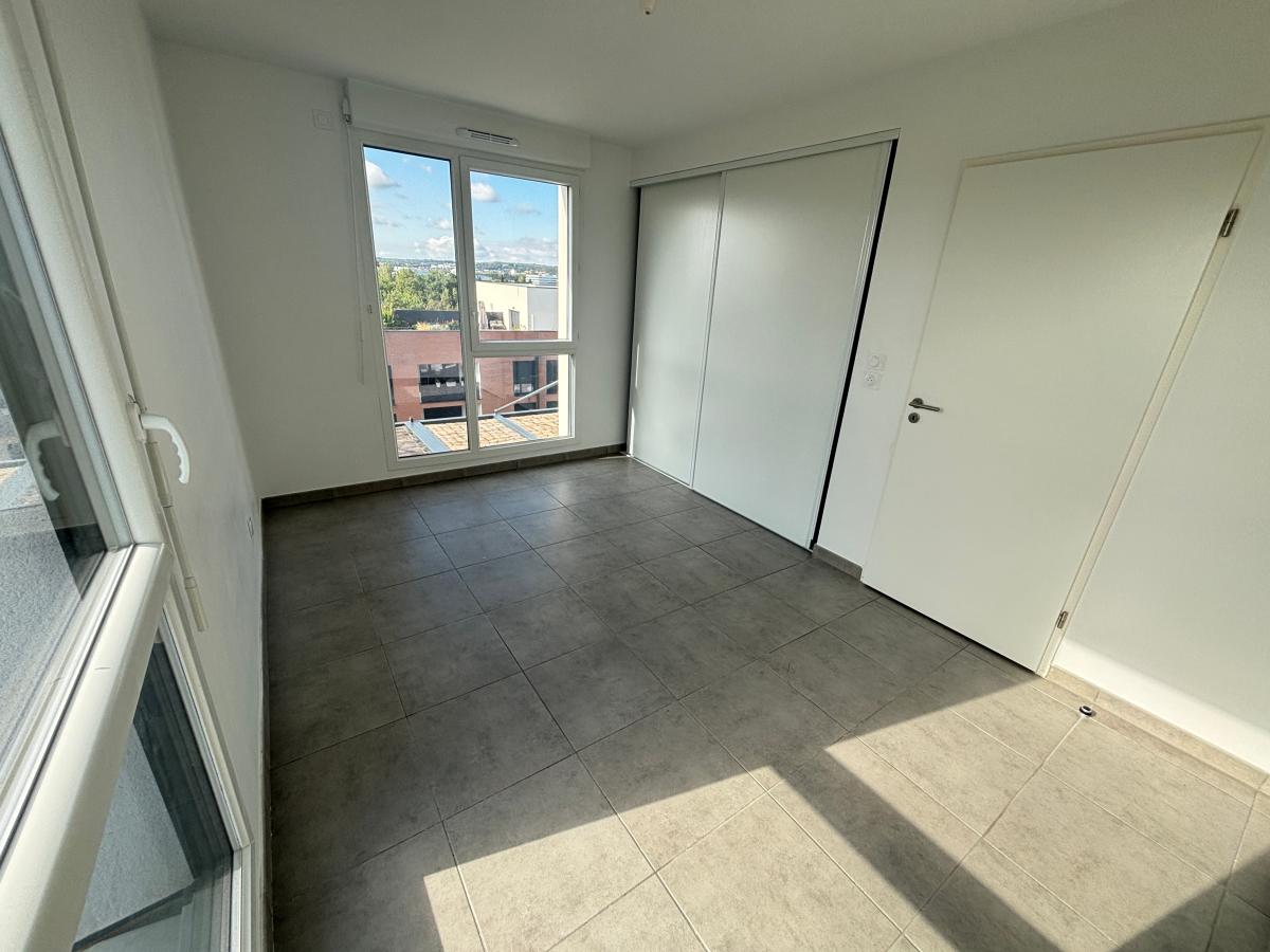 
																																							4 pièces - 
																																						5ème étage - 85m² - 1 089,00 € - Photo #6