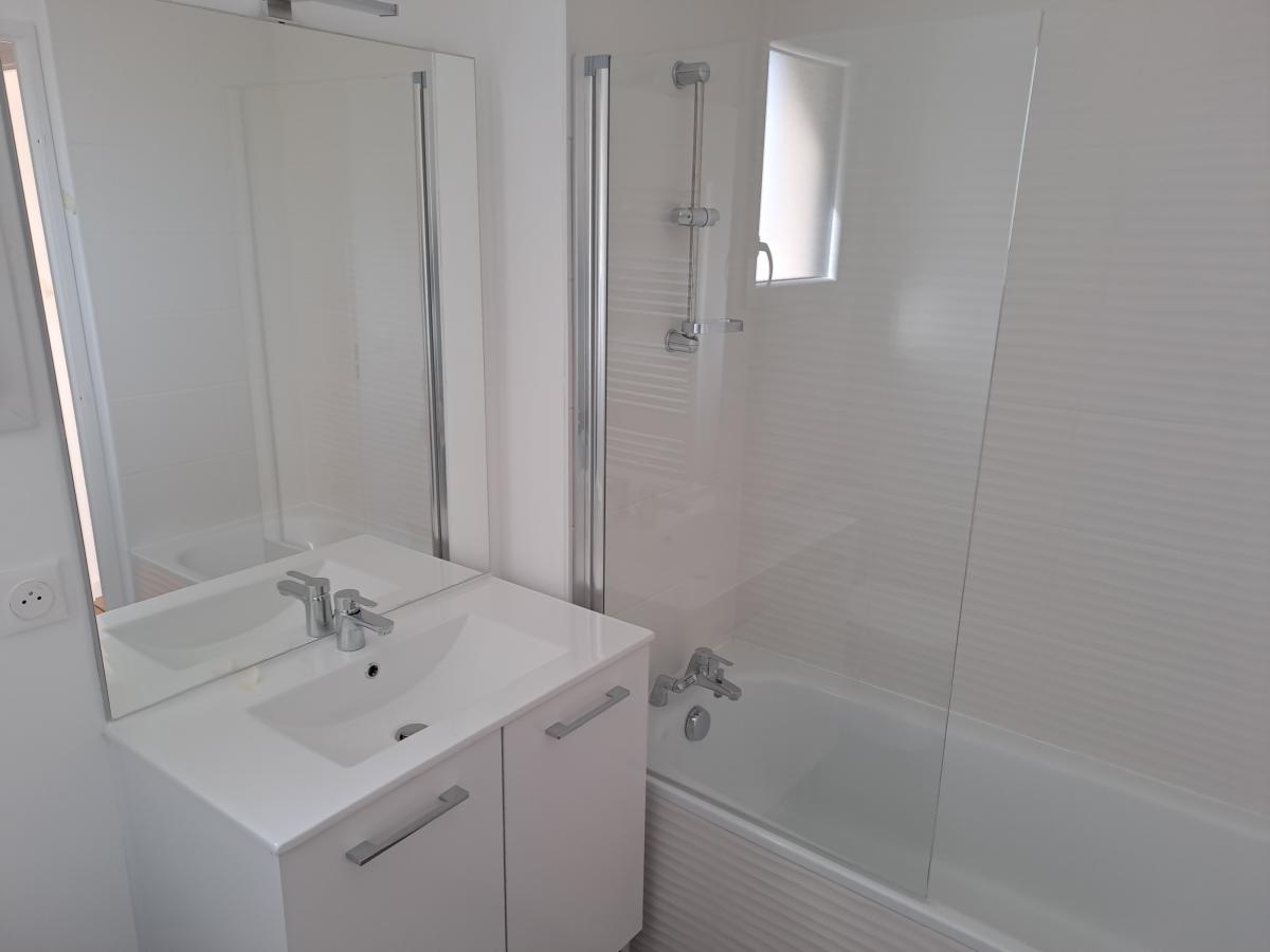 
																																							6 pièces - 
																																						RDC - 116m² - 1 189,41 € - Photo #4