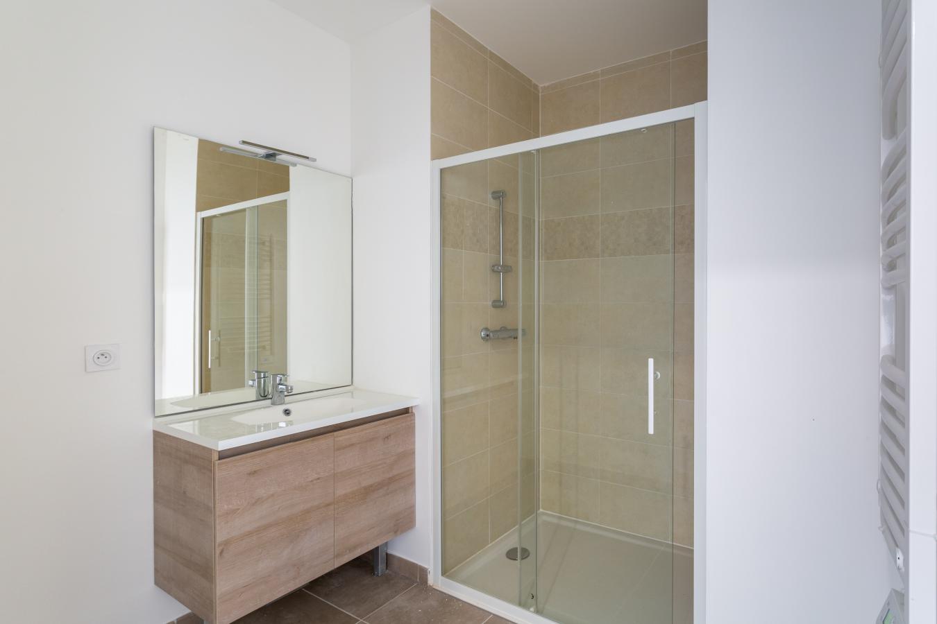 
																																							3 pièces - 
																																						1er étage - 63m² - 1 012,18 € - Photo #3