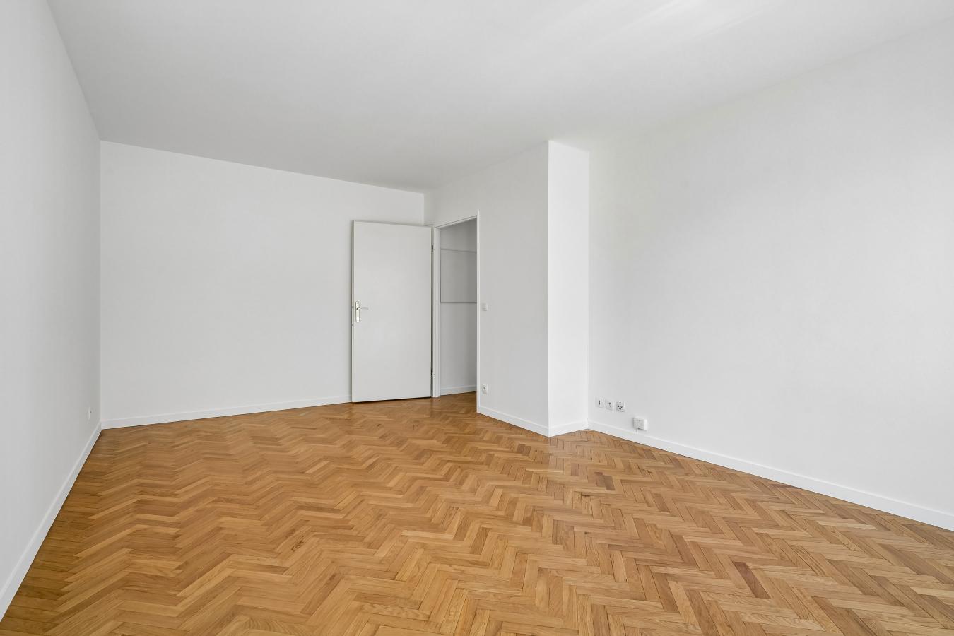 
																																							2 pièces - 
																																						3ème étage - 50m² - 338 400 € - Photo #2