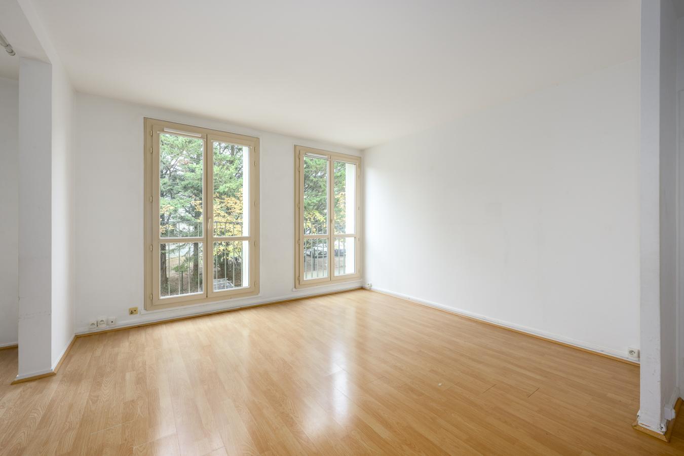 4 pièces - 1er étage - 74m² - 1 878,11 € - Photo #2