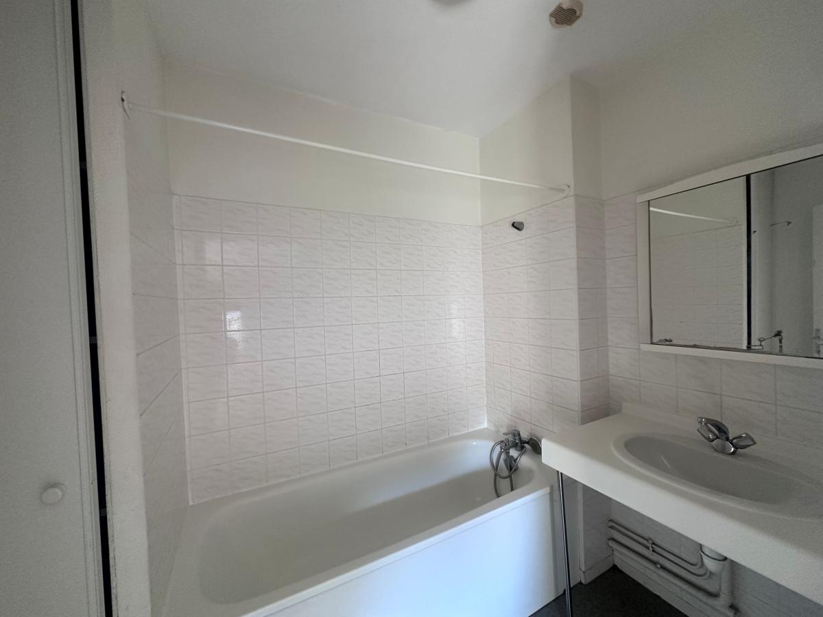 
																																							6 pièces - 
																																						RDC - 126m² - 1 391,24 € - Photo #6