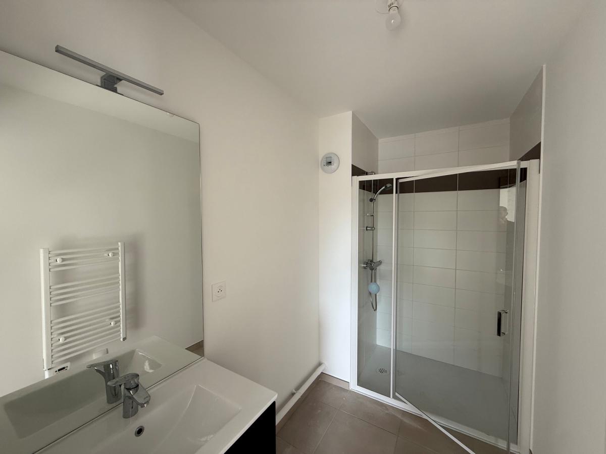 2 pièces - 2ème étage - 46m² - 692,28 € - Photo #5