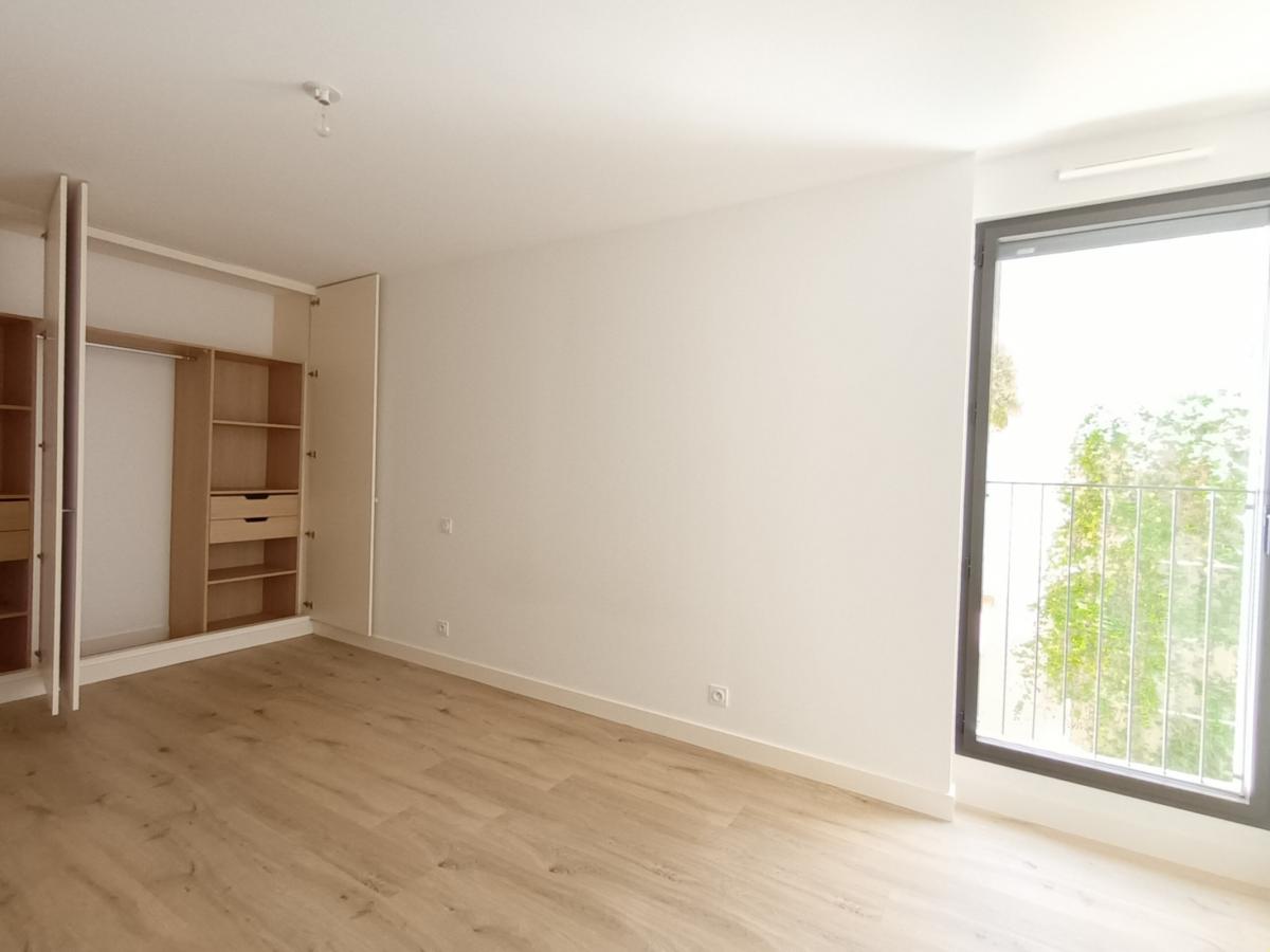 
																																							3 pièces - 
																																						1er étage - 71m² - 899,30 € - Photo #3