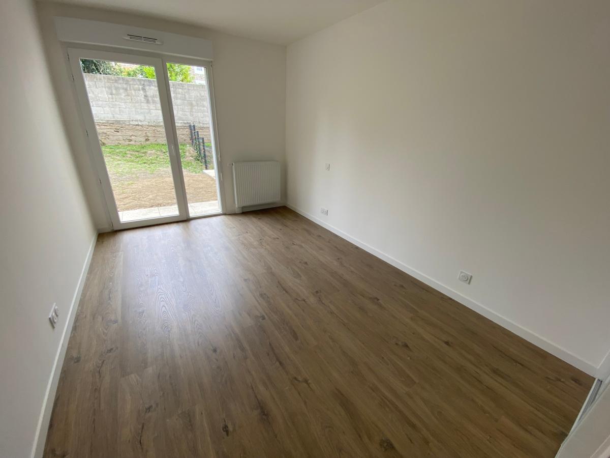 
																																							3 pièces - 
																																						RDC - 63m² - 818,35 € - Photo #4