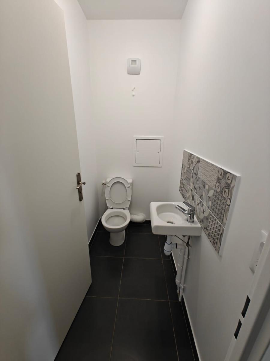 
																																							3 pièces - 
																																						RDC - 65m² - 1 016,20 € - Photo #4