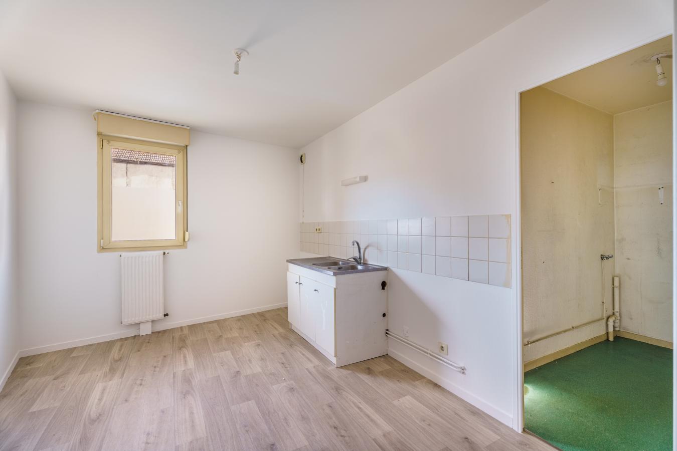 
																			4 pièces - 
																		RDC - 84m² - 844,06 € - Photo #1