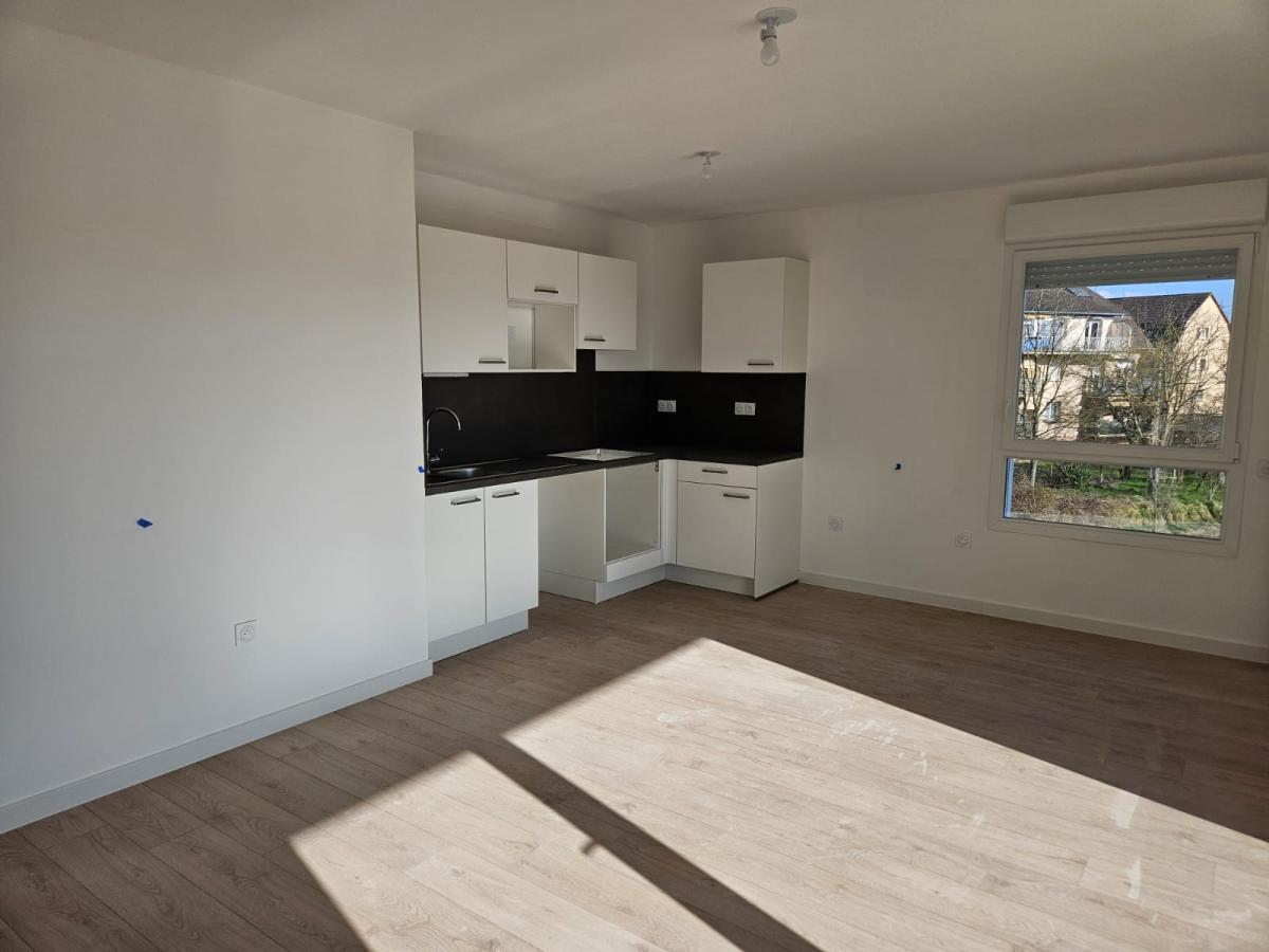 
																			2 pièces - 
																		3ème étage - 45m² - 726,45 € - Photo #2