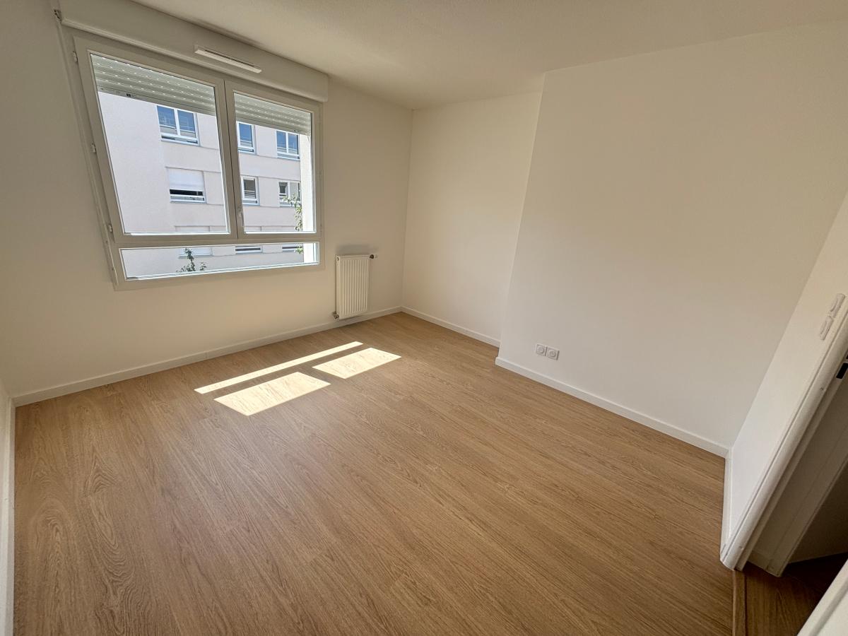 
																																							2 pièces - 
																																						1er étage - 46m² - 552,85 € - Photo #4