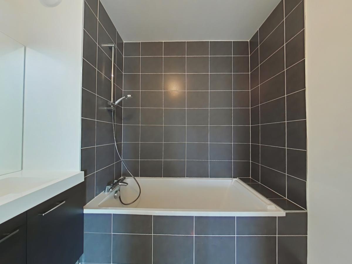 3 pièces - 10ème étage - 59m² - 855,09 € - Photo #4
