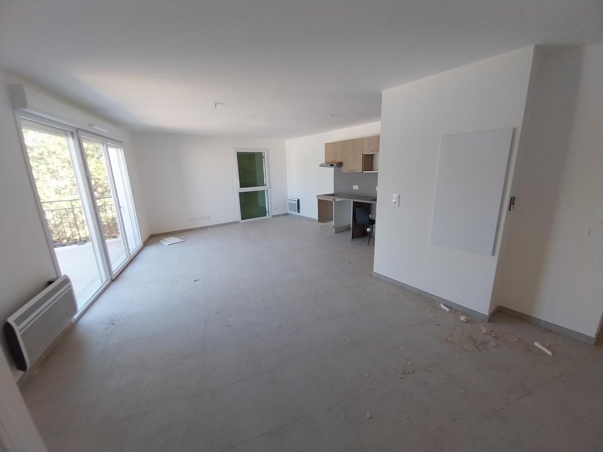 4 pièces - 1er étage - 91m² - 1 344,71 € - Photo #2