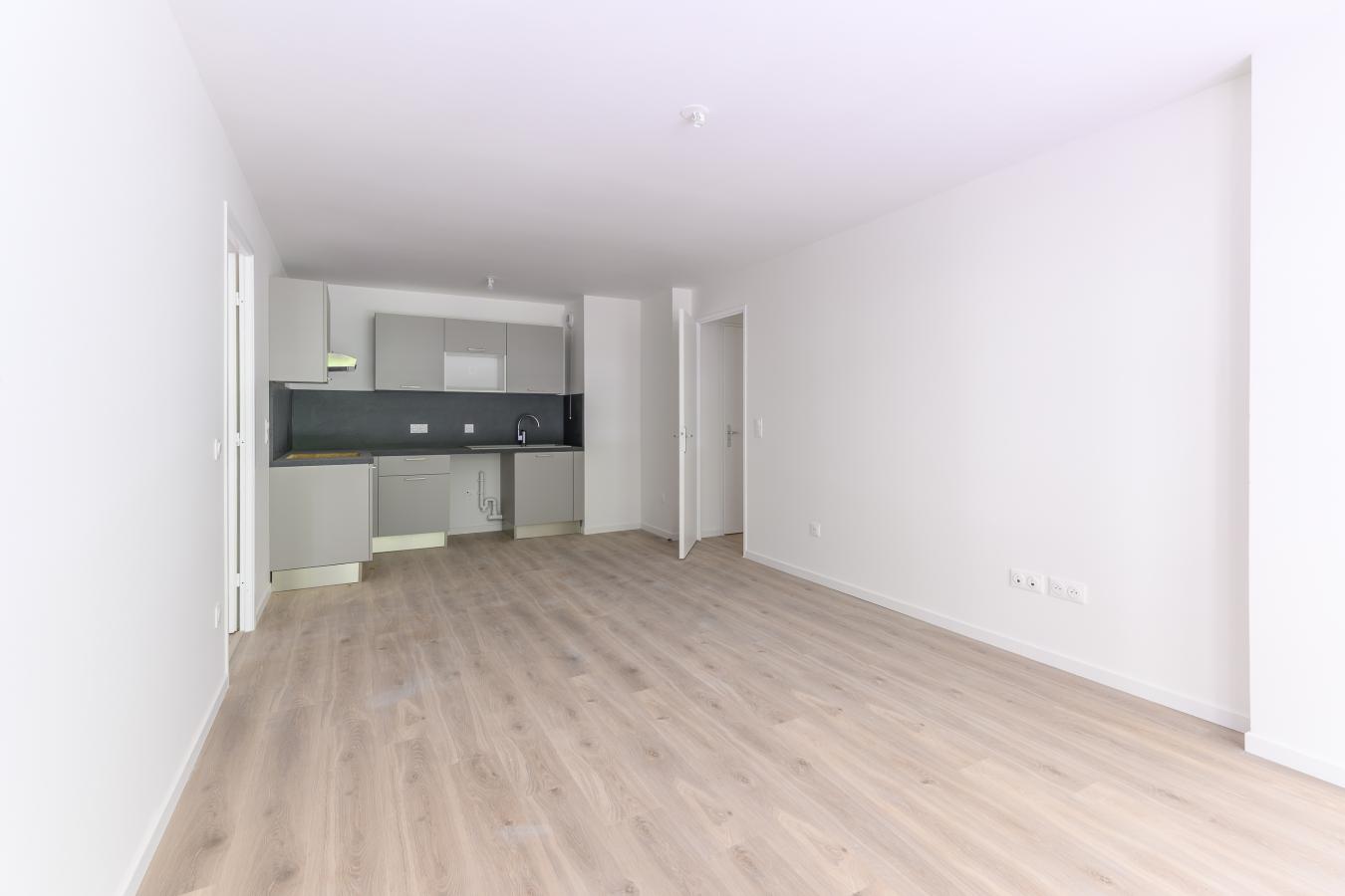 
																			4 pièces - 
																		RDC - 77m² - 1 249,31 € - Photo #3