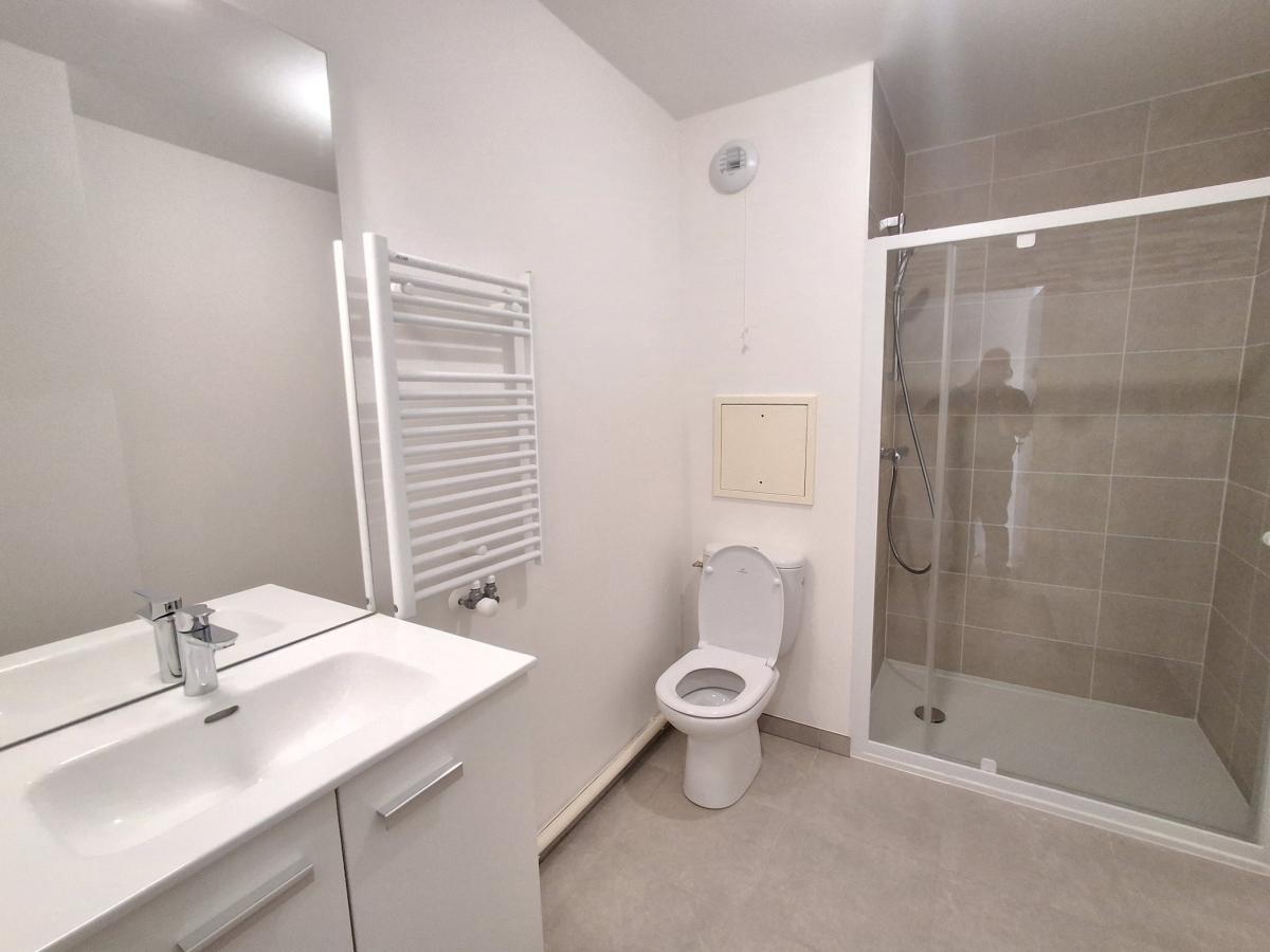 2 pièces - 3ème étage - 42m² - 909,89 € - Photo #4
