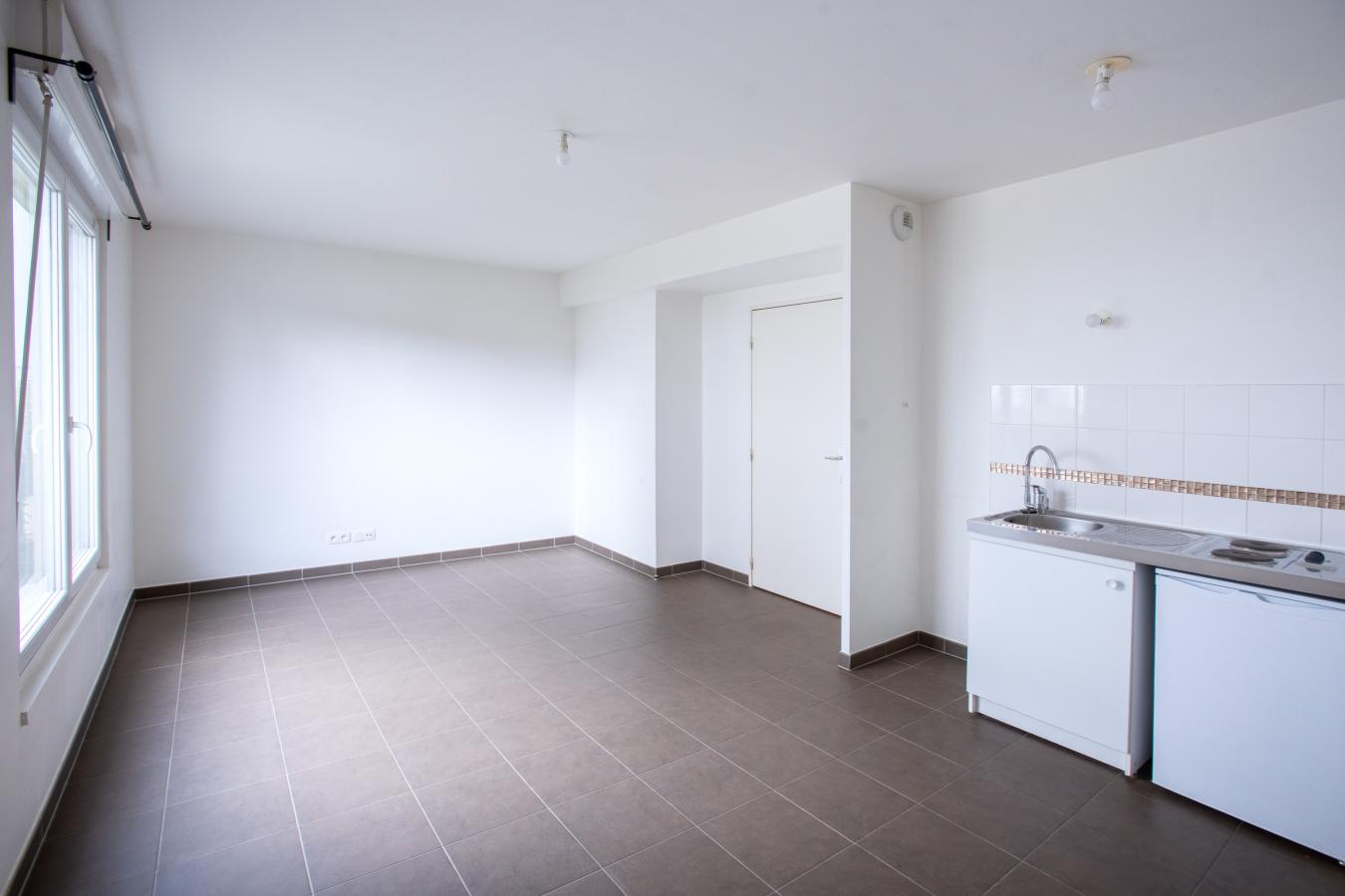 
																																							1 pièce - 
																																						RDC - 29m² - 997,10 € - Photo #3