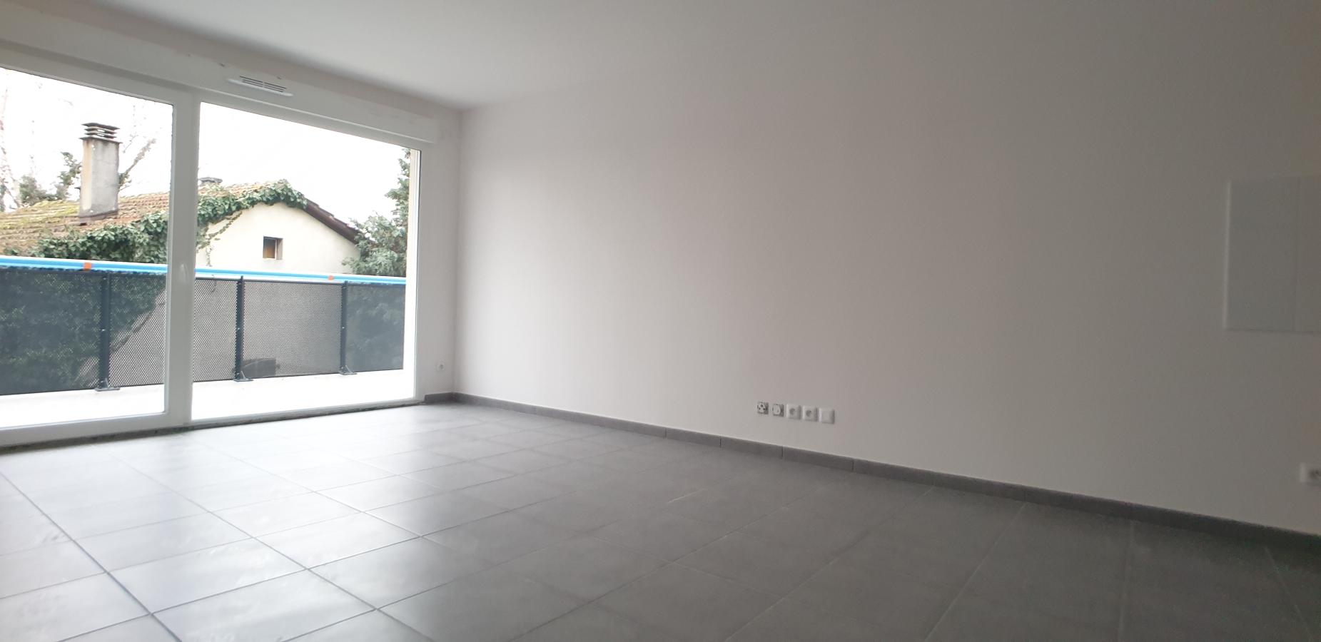
																																							3 pièces - 
																																						1er étage - 67m² - 1 142,47 € - Photo #1