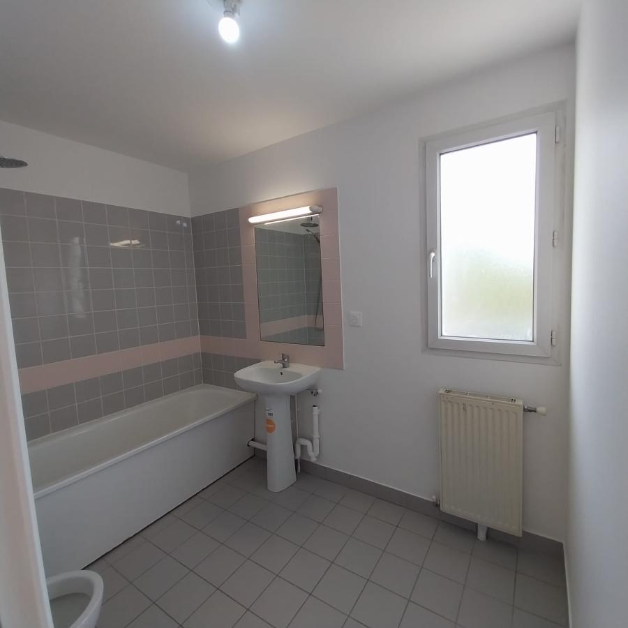
																																							4 pièces - 
																																						1er étage - 79m² - 221 000 € - Photo #7
