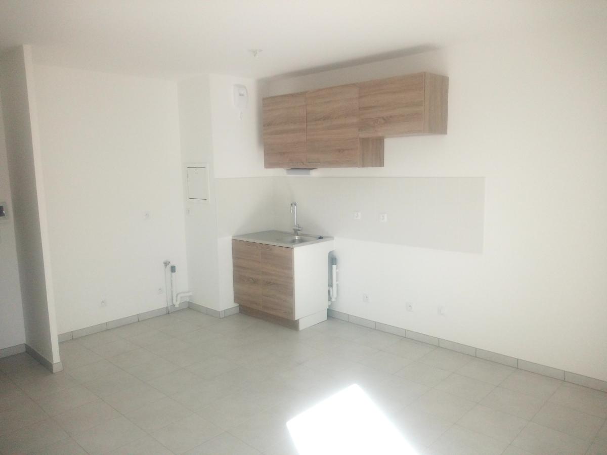 3 pièces - 3ème étage - 60m² - 791,75 € - Photo #0