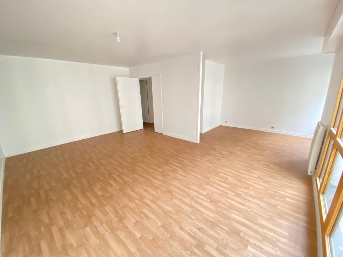 4 pièces - 3ème étage - 84m² - 1 954,73 € - Photo #1
