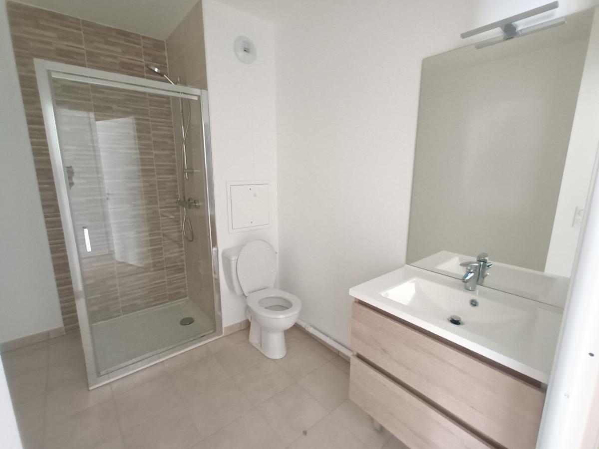 
																			2 pièces - 
																		RDC - 49m² - 1 001,32 € - Photo #3