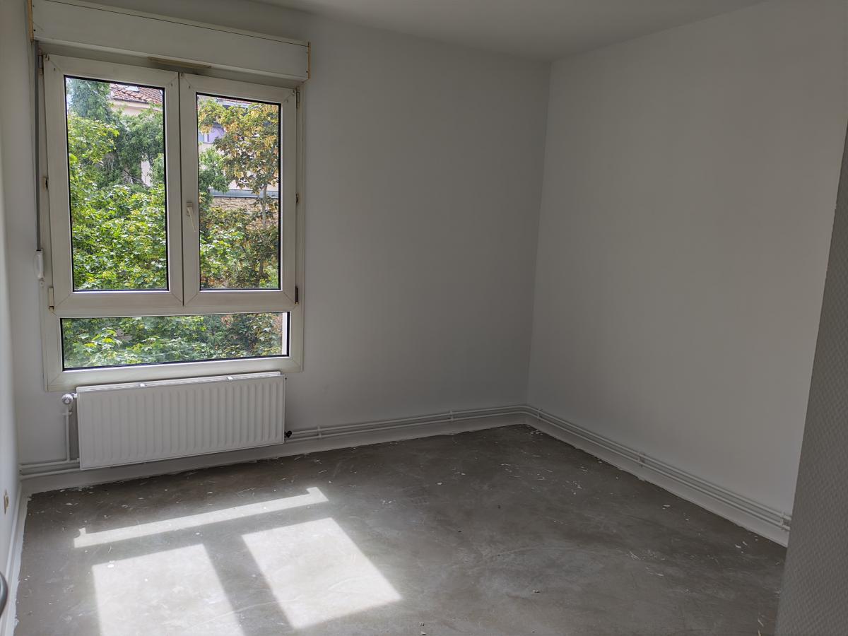 5 pièces - 3ème étage - 165 000 € - Photo #3