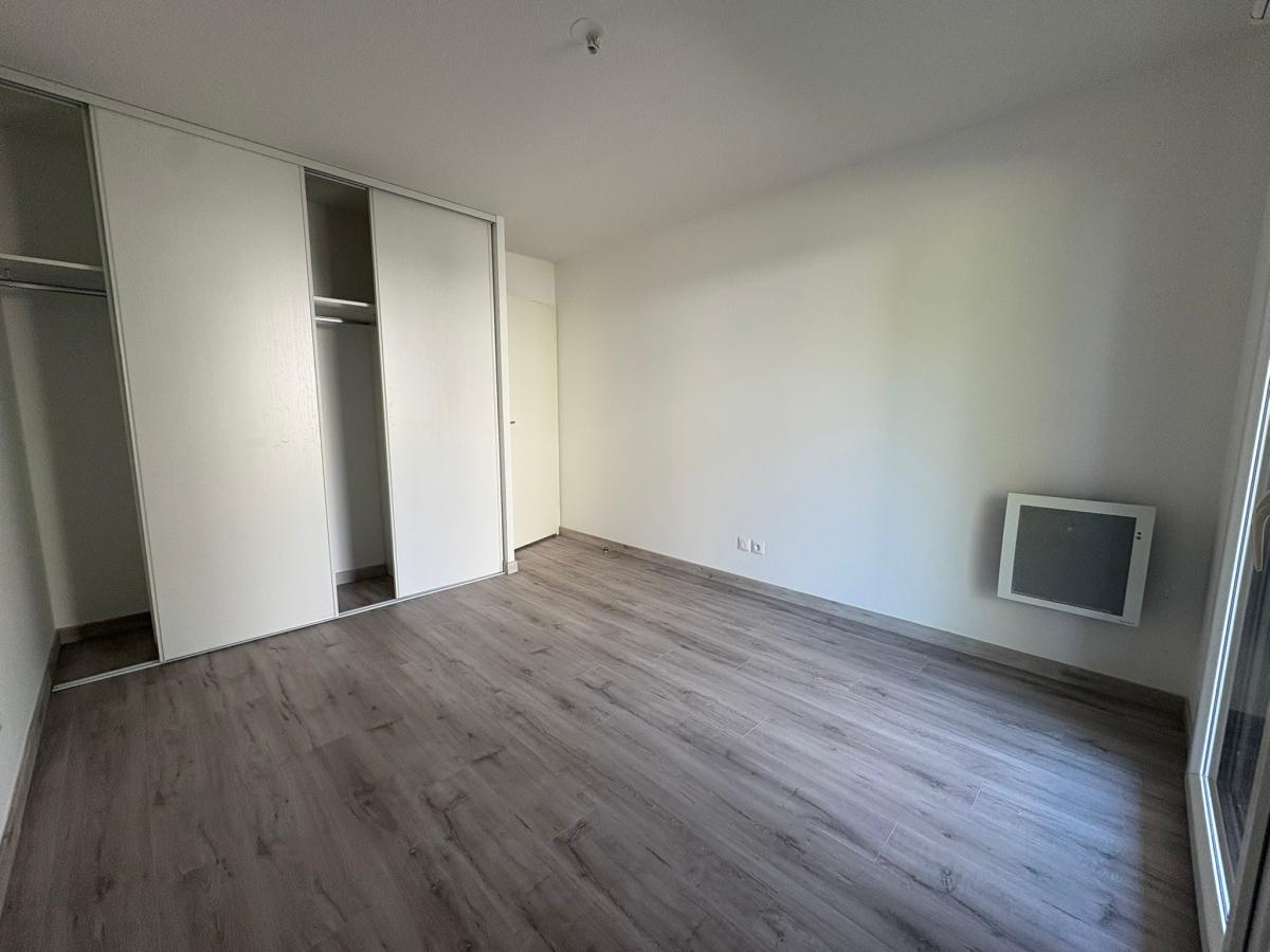 
																																							2 pièces - 
																																						RDC - 45m² - 680,75 € - Photo #2