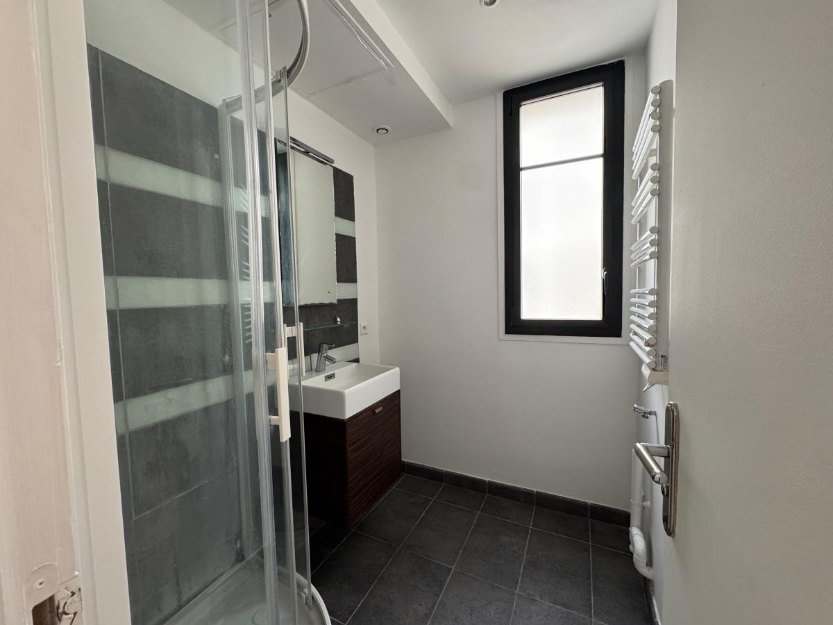 
																																							1 pièce - 
																																						4ème étage - 19m² - 175 000 € - Photo #5