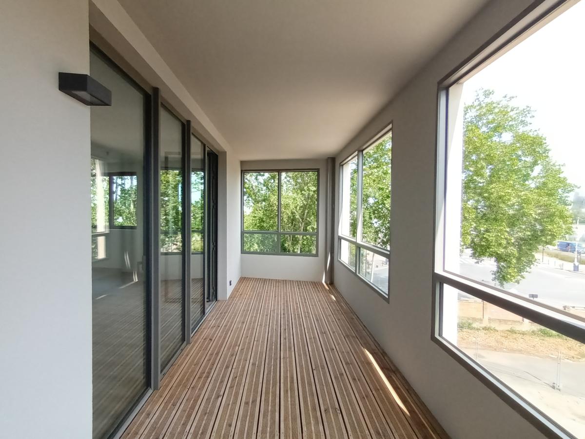 
																																							4 pièces - 
																																						2ème étage - 95m² - 1 494,65 € - Photo #2
