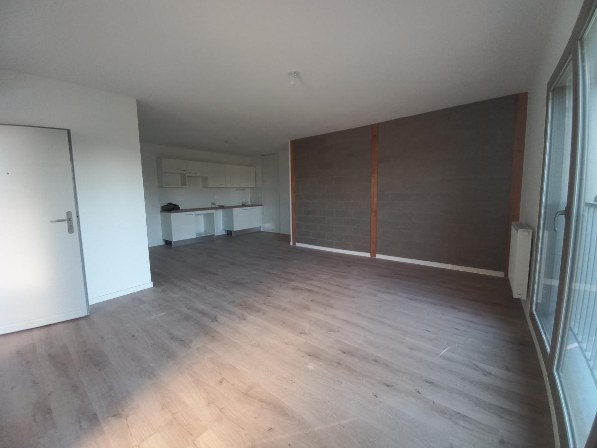 
																			4 pièces - 
																		2ème étage - 79m² - 984,86 € - Photo #1