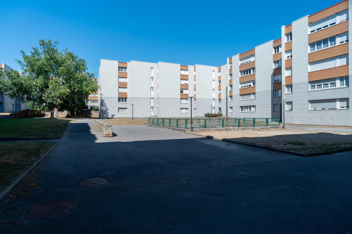 
																																							3 pièces - 
																																						3ème étage - 63m² - 99 000 € - Photo #7