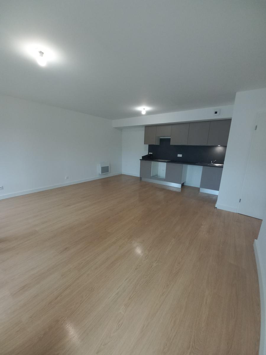 
																																							3 pièces - 
																																						1er étage - 62m² - 728,83 € - Photo #5