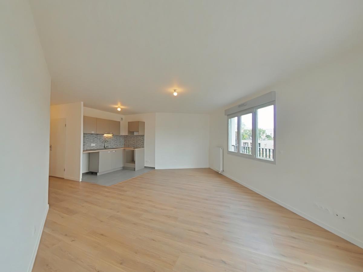 4 pièces - 3ème étage - 78m² - 1 348,75 € - Photo #0