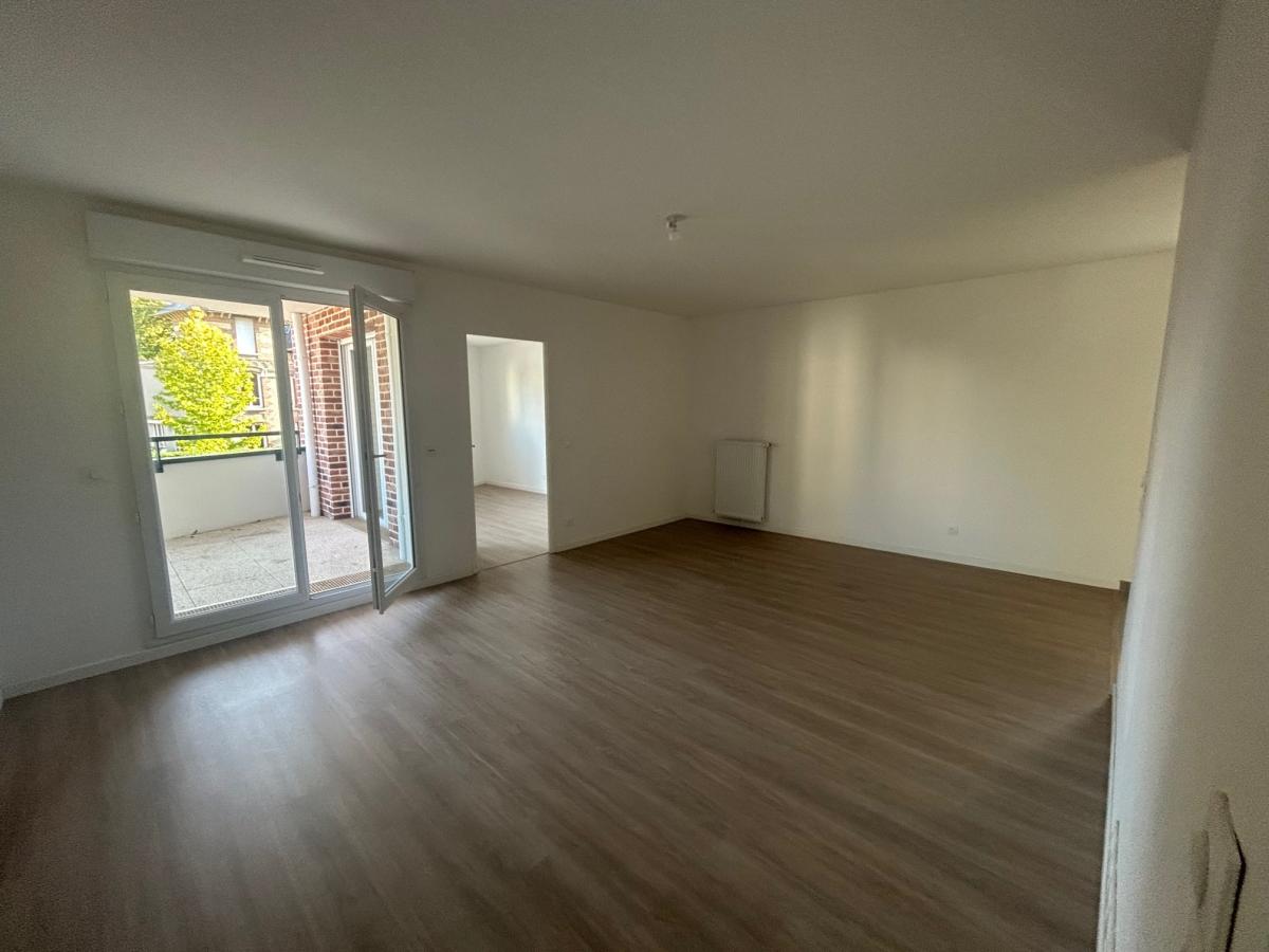 3 pièces - 1er étage - 70m² - 1 150,30 € - Photo #0