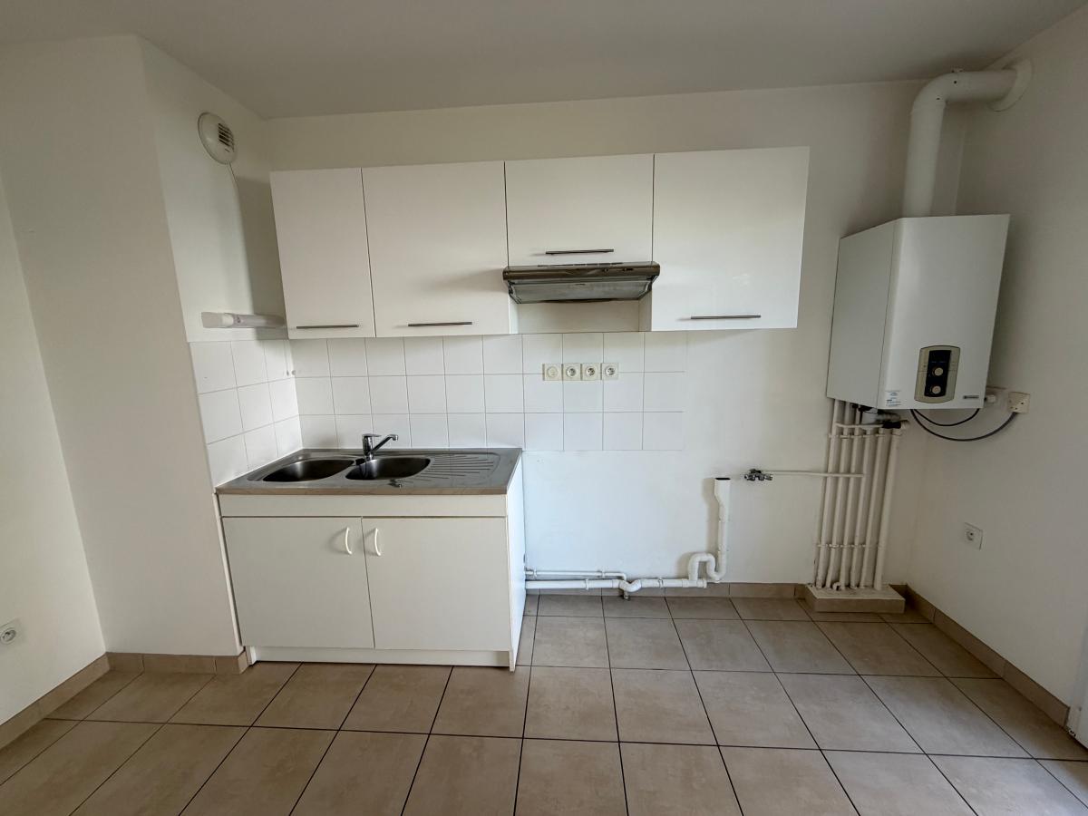 
																																							3 pièces - 
																																						RDC - 64m² - 733,21 € - Photo #2