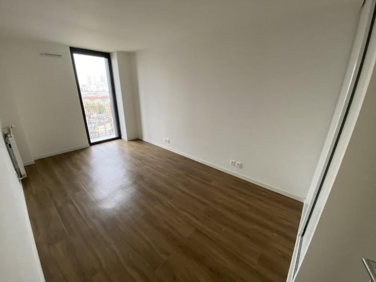 
																			4 pièces - 
																		4ème étage - 82m² - 1 820,52 € - Photo #2