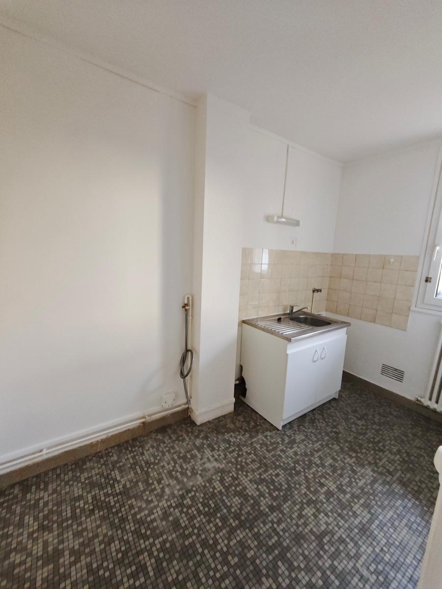 
																			1 pièce - 
																		RDC - 33m² - 975,70 € - Photo #4