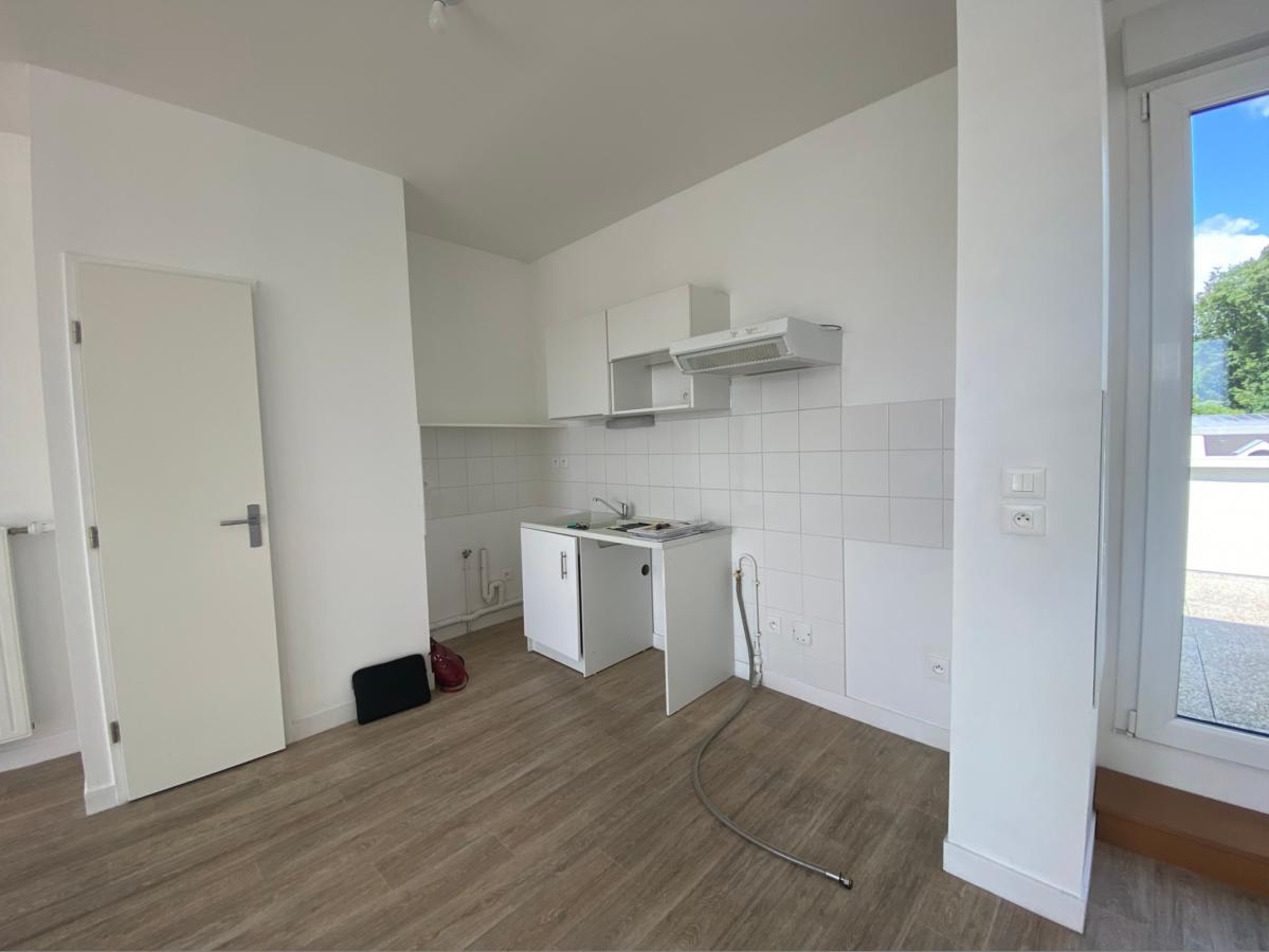 
																			4 pièces - 
																		3ème étage - 77m² - 951,78 € - Photo #3