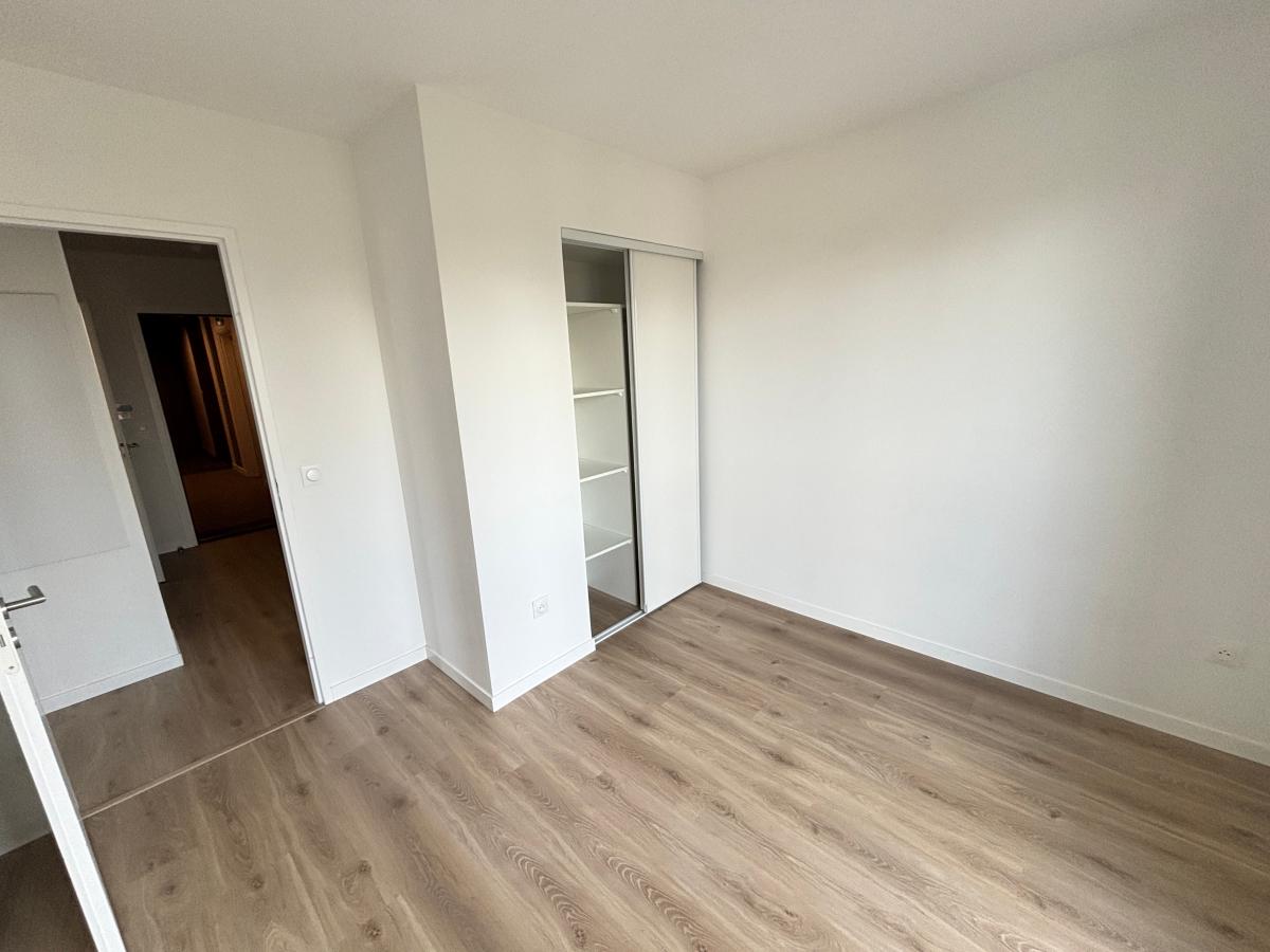 4 pièces - 4ème étage - 77m² - 1 978,26 € - Photo #5