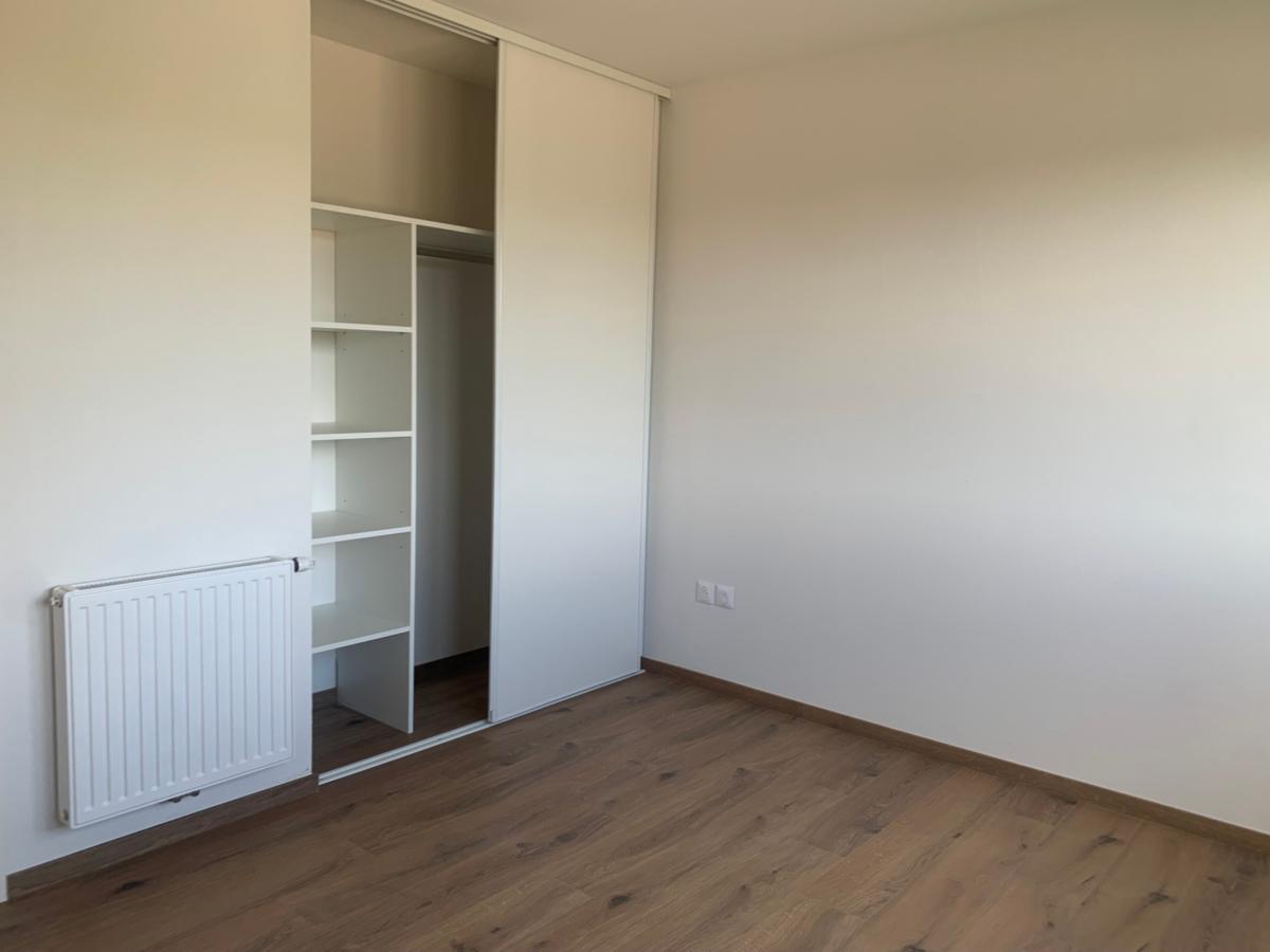 
																																							4 pièces - 
																																						2ème étage - 84m² - 1 136,99 € - Photo #4