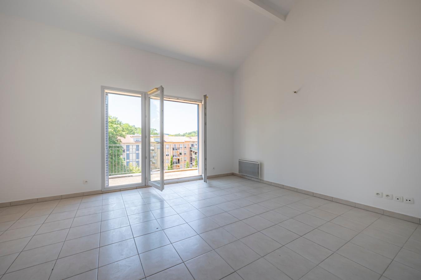 
																			5 pièces - 
																		4ème étage - 113m² - 350 000 € - Photo #2