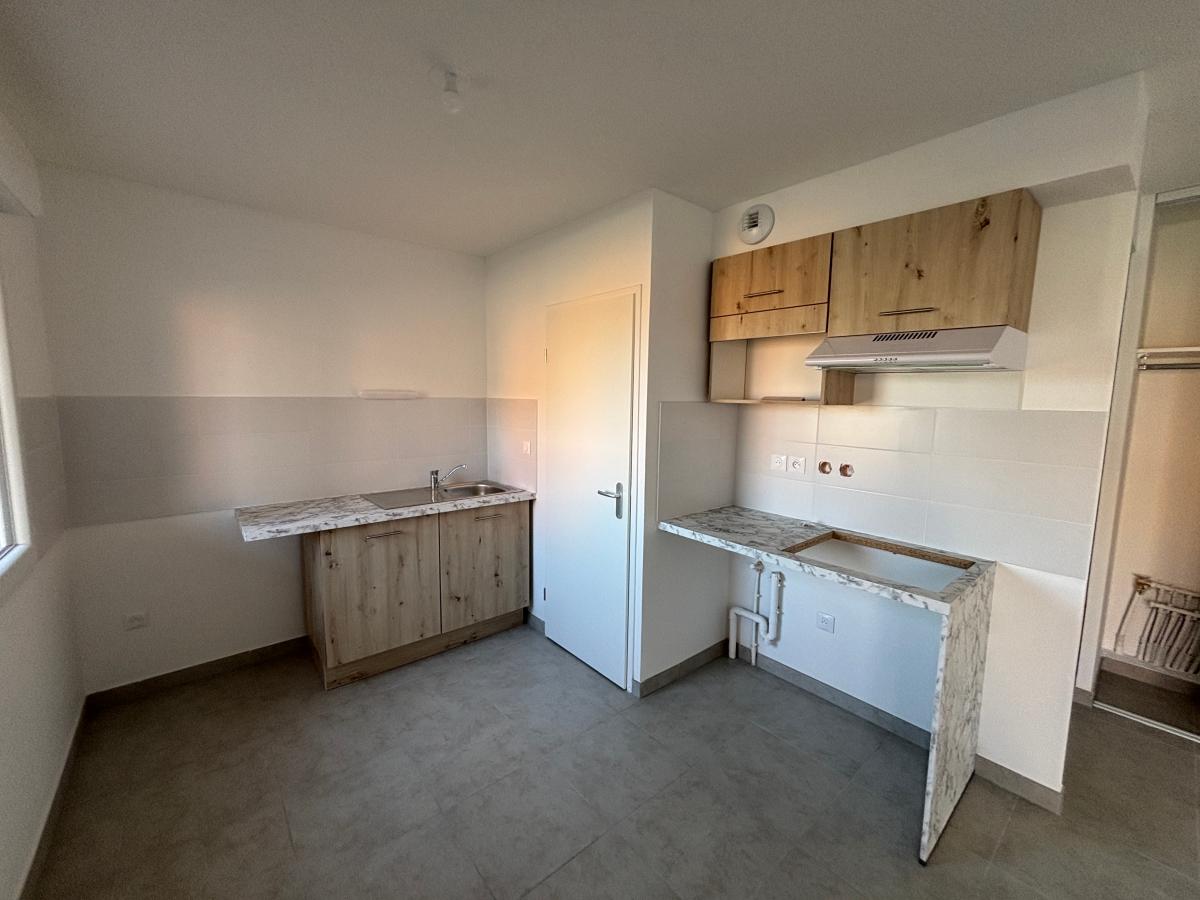 
																																							3 pièces - 
																																						RDC - 62m² - 686,61 € - Photo #3