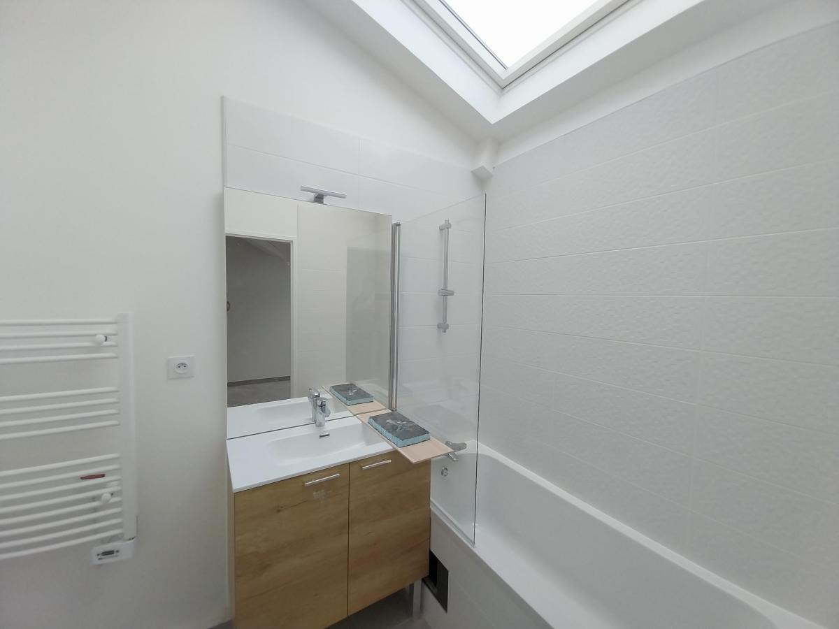 
																																							3 pièces - 
																																						1er étage - 63m² - 999,54 € - Photo #5