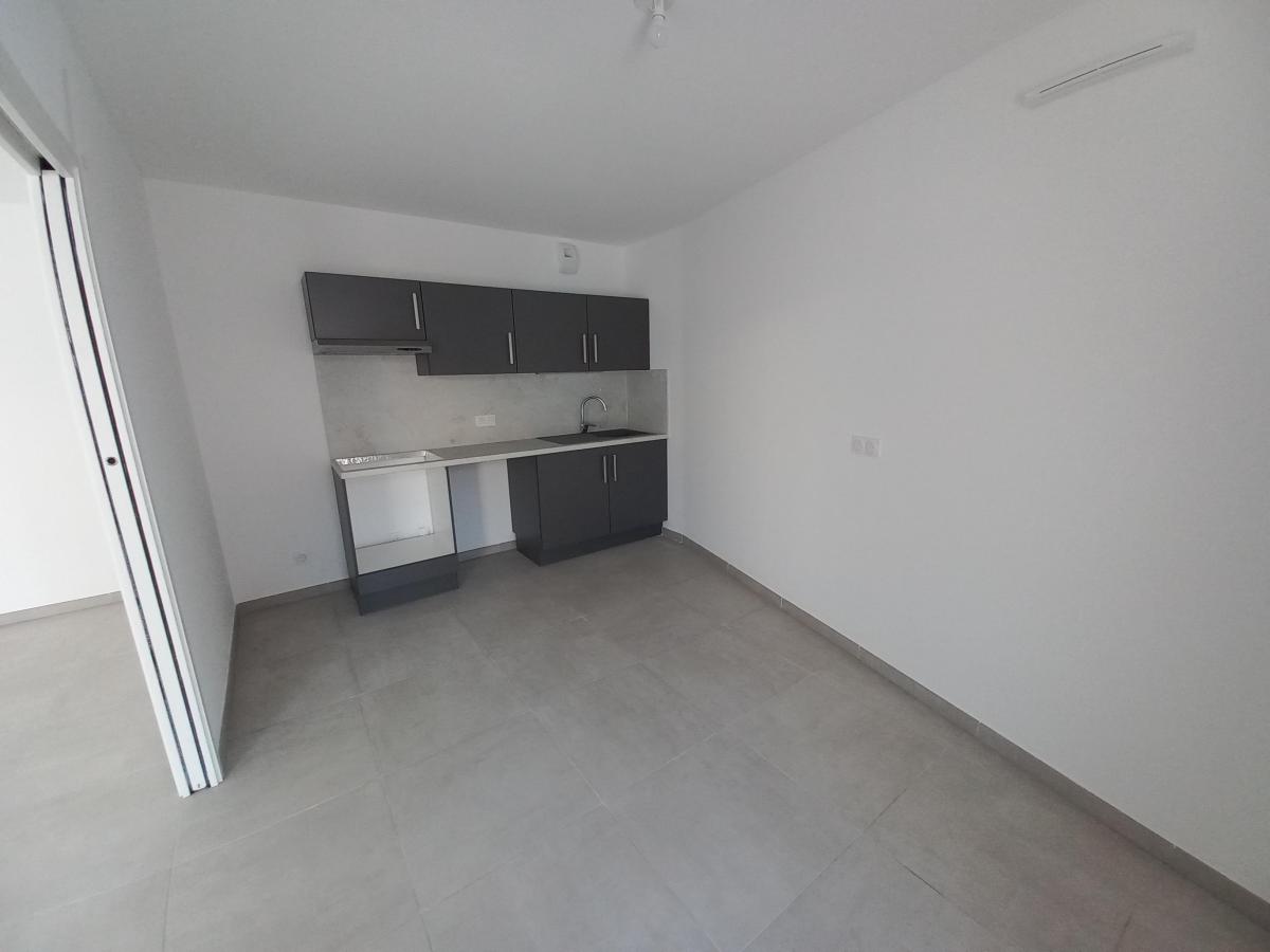 
																																							4 pièces - 
																																						5ème étage - 115m² - 2 403,80 € - Photo #2