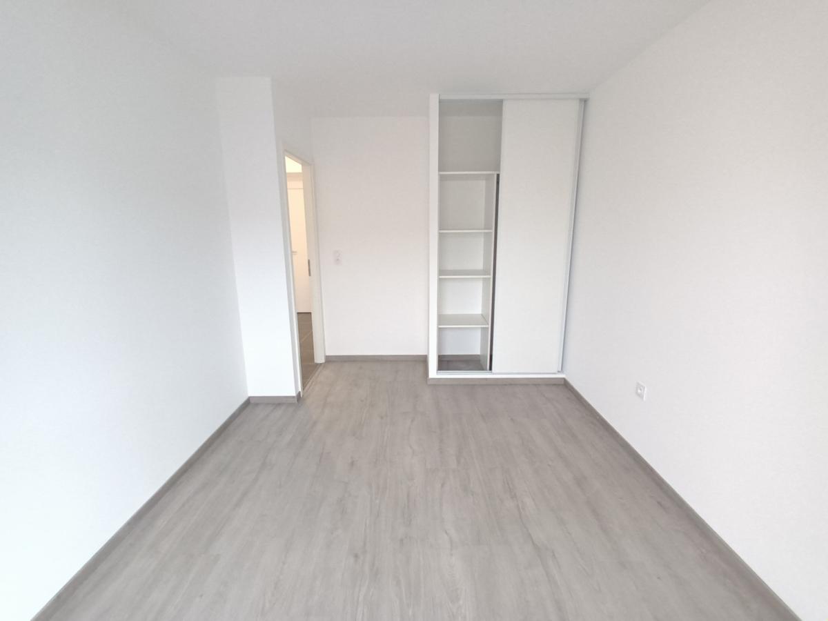 
																																							5 pièces - 
																																						3ème étage - 98m² - 1 148,27 € - Photo #7