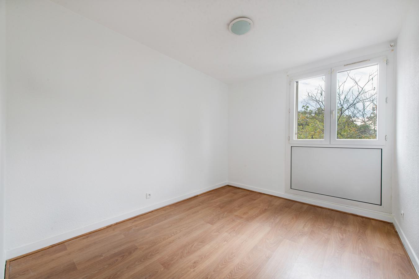 
																																							3 pièces - 
																																						1er étage - 58m² - 121 000 € - Photo #7