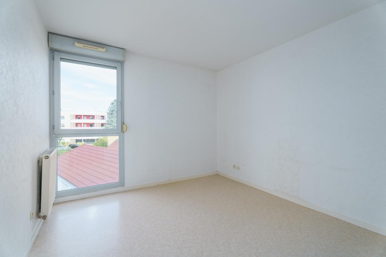 
																																							3 pièces - 
																																						2ème étage - 75m² - 160 300 € - Photo #4