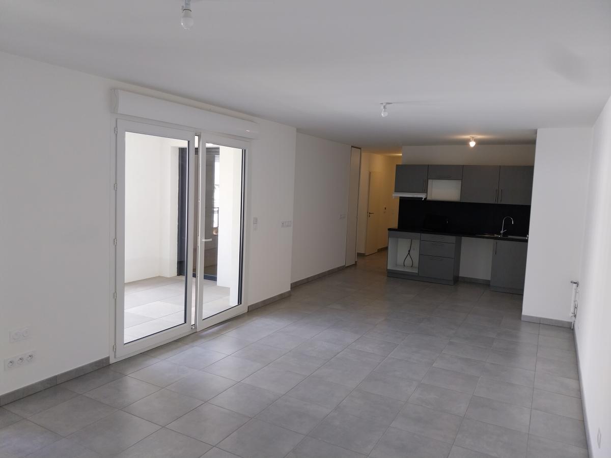 
																																							4 pièces - 
																																						1er étage - 87m² - 1 364,91 € - Photo #6