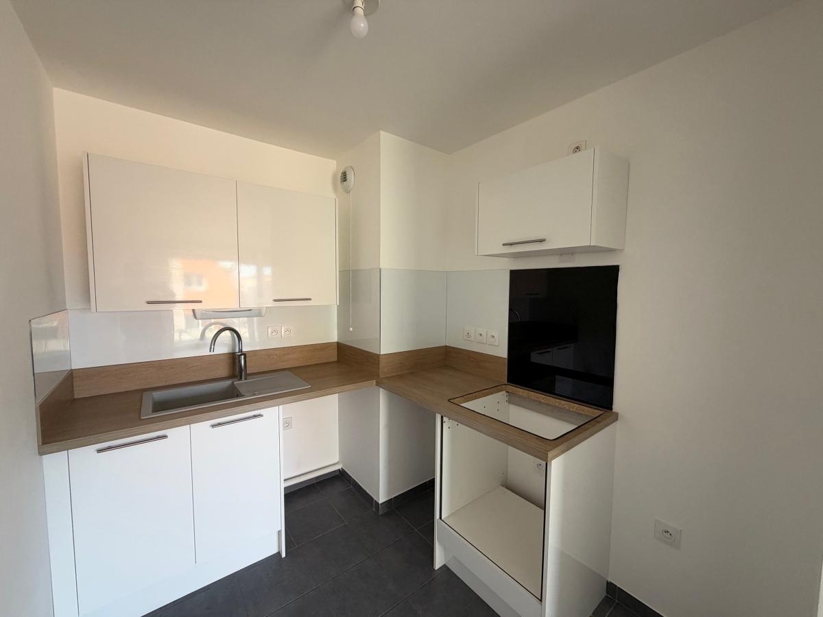 
																																							3 pièces - 
																																						1er étage - 62m² - 819,54 € - Photo #4