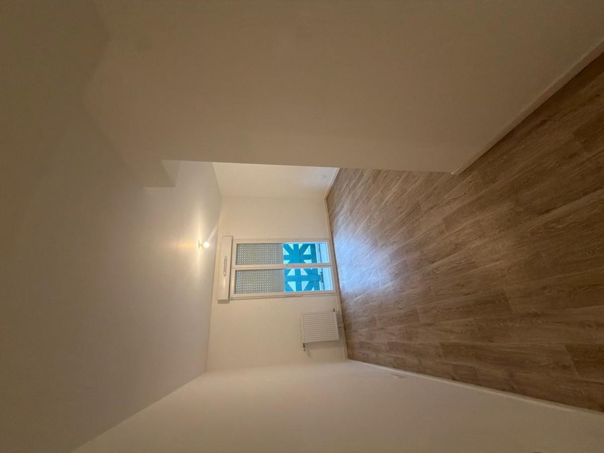 5 pièces - 2ème étage - 99m² - 1 763,43 € - Photo #2