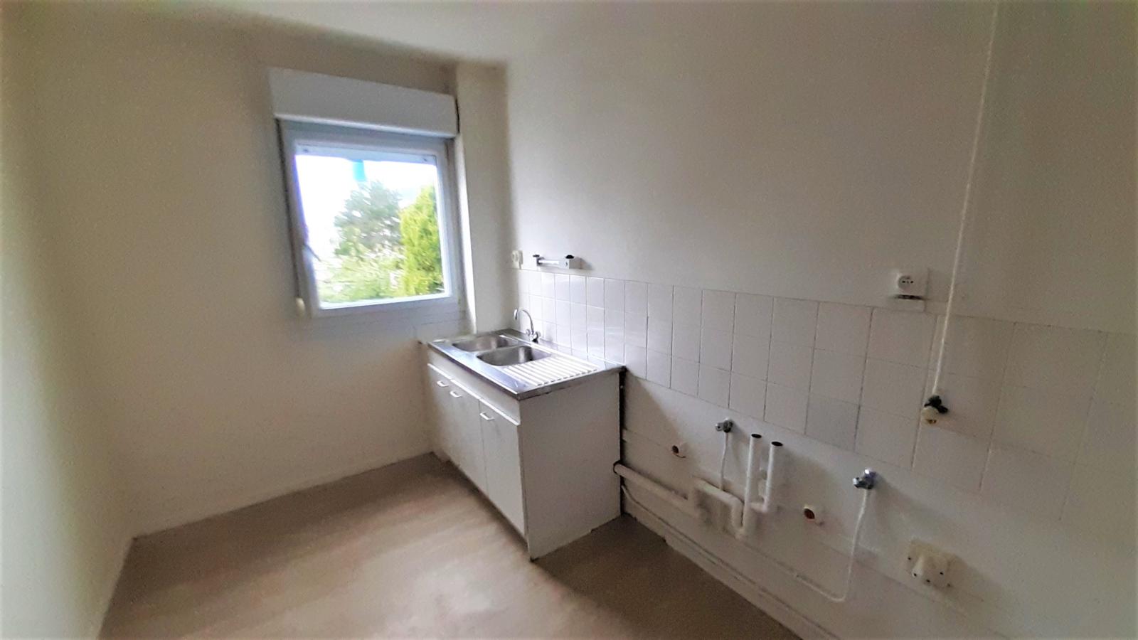 
																																							4 pièces - 
																																						3ème étage - 76m² - 106 400 € - Photo #2